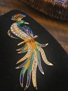 Gold-Tone Multicolor Peacock Brooch - Elegant Women's Jewelry